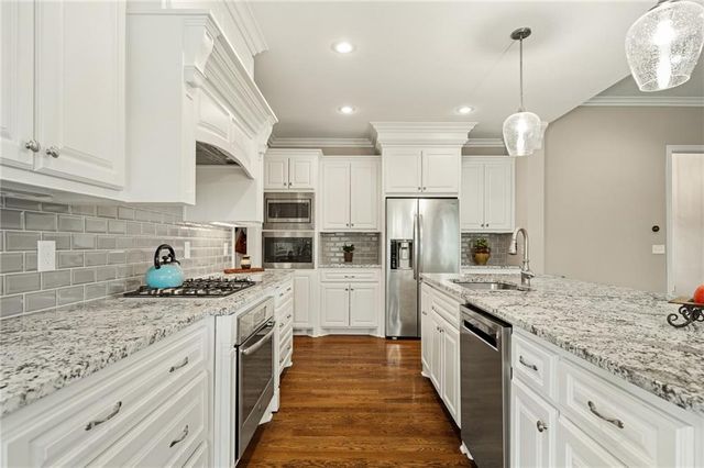 19736 Norton Street, Spring Hill, KS 66083