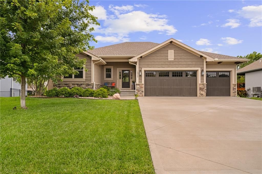 19736 Norton Street, Spring Hill, KS 66083
