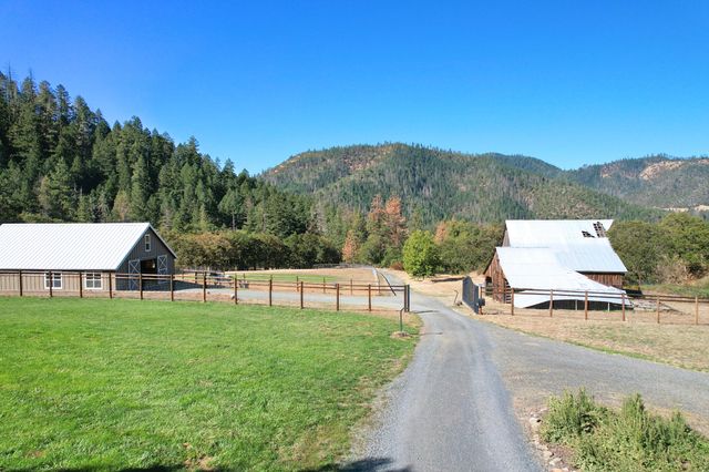 931 Hogan Road, Applegate, OR 97530