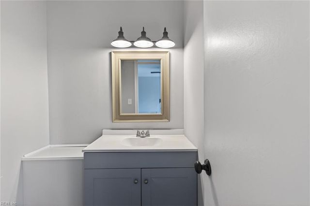 3017 Herrmann CT, Virginia Beach, VA 23453