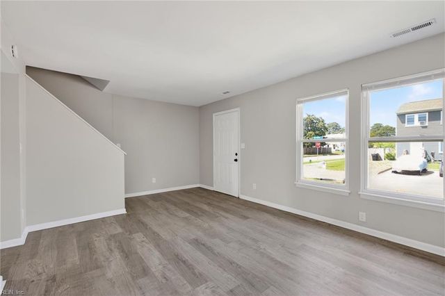 3017 Herrmann CT, Virginia Beach, VA 23453