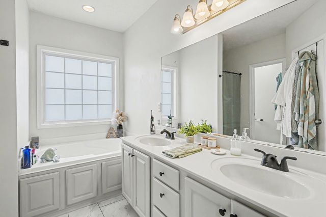 6002 Forrest Ct, Greenbrier, TN 37073