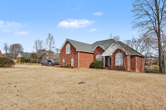6002 Forrest Ct, Greenbrier, TN 37073