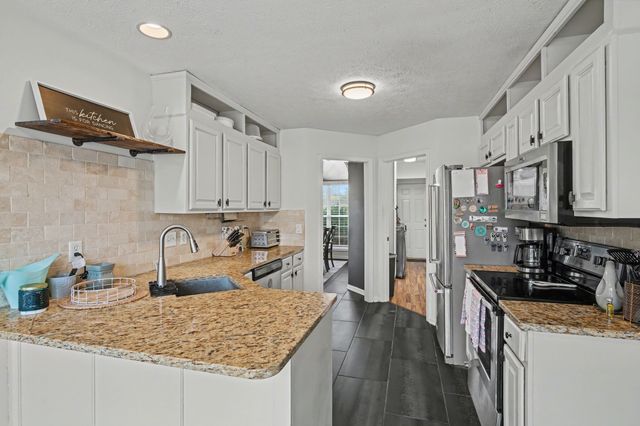 6002 Forrest Ct, Greenbrier, TN 37073