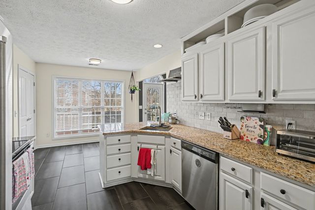 6002 Forrest Ct, Greenbrier, TN 37073