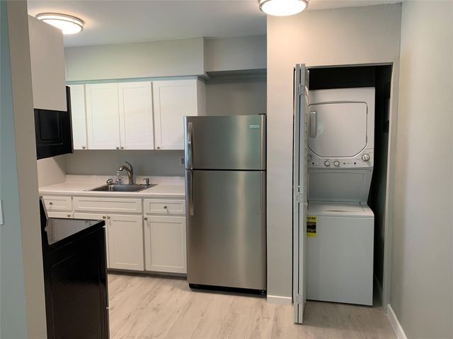 4385 NE 13th Avenue, Oakland Park, FL 33334