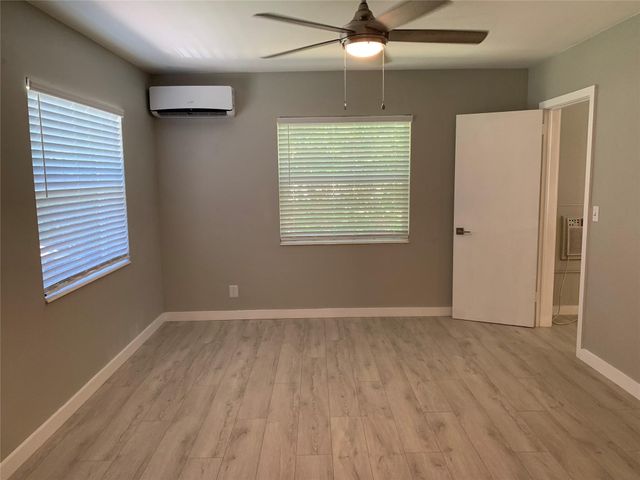 4385 NE 13th Avenue, Oakland Park, FL 33334