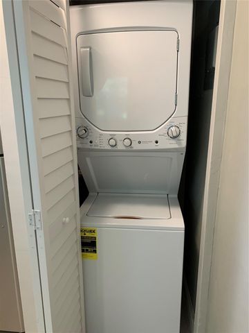 4385 NE 13th Avenue, Oakland Park, FL 33334