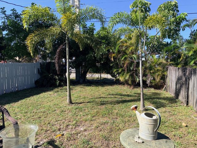 4385 NE 13th Avenue, Oakland Park, FL 33334