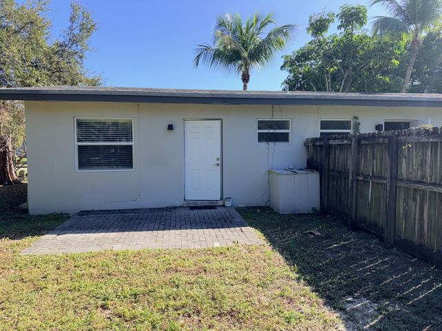 4385 NE 13th Avenue, Oakland Park, FL 33334