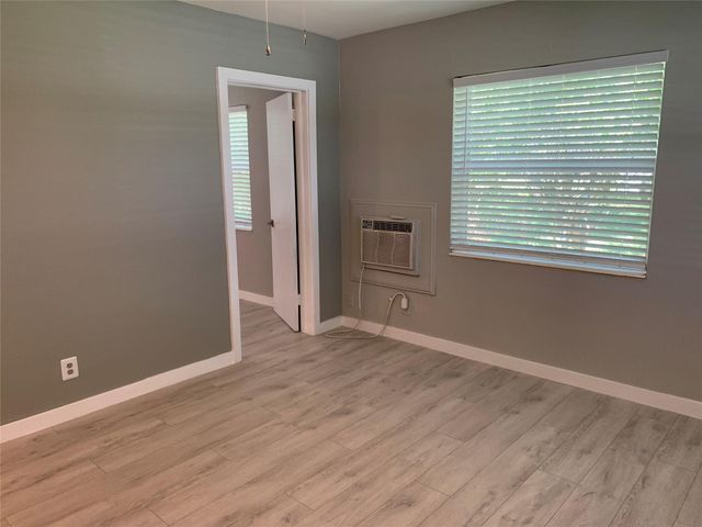 4385 NE 13th Avenue, Oakland Park, FL 33334