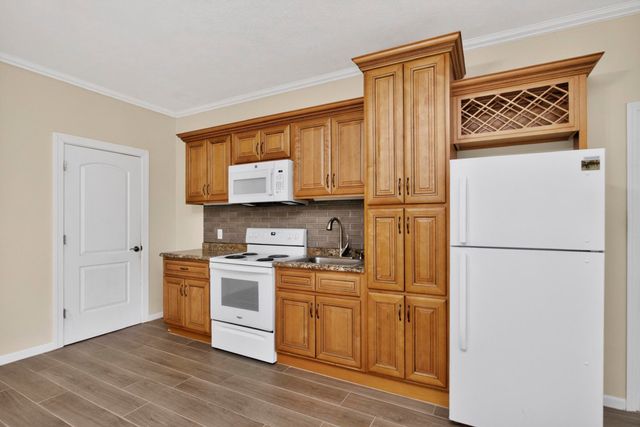 206 Allers Dr, White House, TN 37188