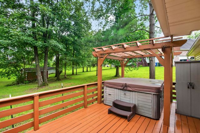 206 Allers Dr, White House, TN 37188