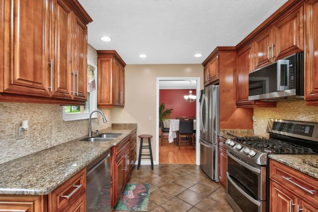 206 Allers Dr, White House, TN 37188