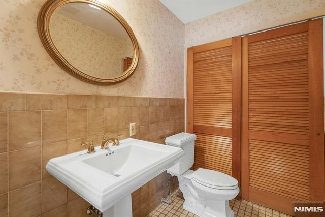 506 Ewing Avenue, Franklin Lakes, NJ 07417