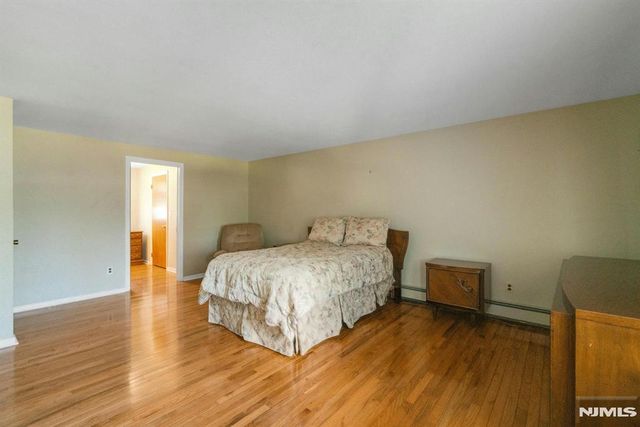 506 Ewing Avenue, Franklin Lakes, NJ 07417