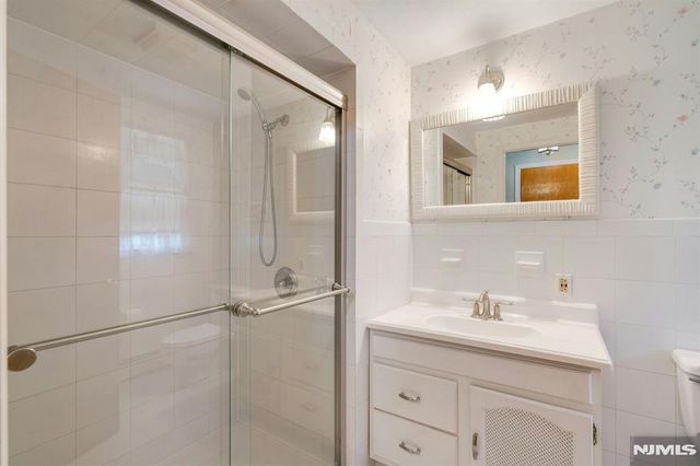 506 Ewing Avenue, Franklin Lakes, NJ 07417