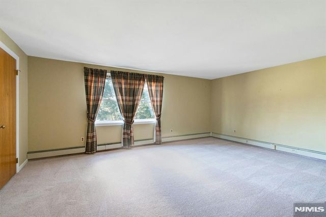 506 Ewing Avenue, Franklin Lakes, NJ 07417