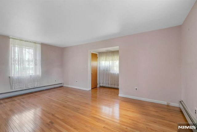 506 Ewing Avenue, Franklin Lakes, NJ 07417