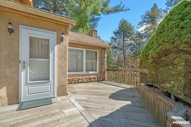 506 Ewing Avenue, Franklin Lakes, NJ 07417