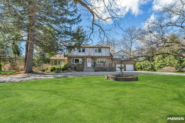506 Ewing Avenue, Franklin Lakes, NJ 07417