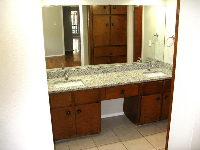 504 Greenway DR, Pflugerville, TX 78660