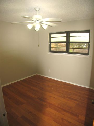 504 Greenway DR, Pflugerville, TX 78660