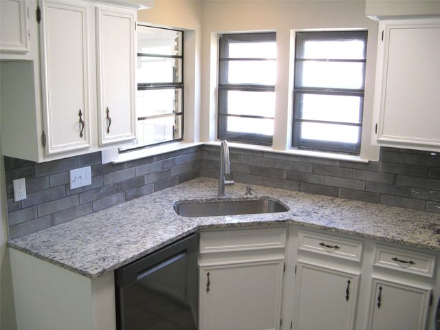 504 Greenway DR, Pflugerville, TX 78660