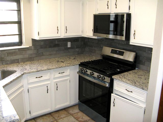 504 Greenway DR, Pflugerville, TX 78660