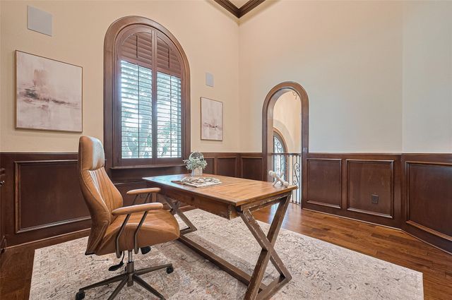 14 Royal King Road, Tomball, TX 77377