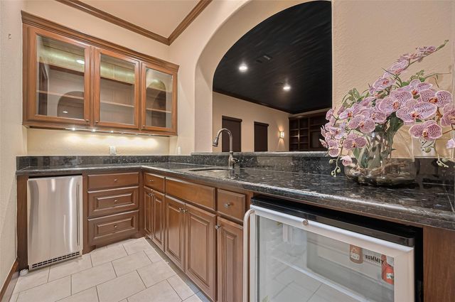 14 Royal King Road, Tomball, TX 77377