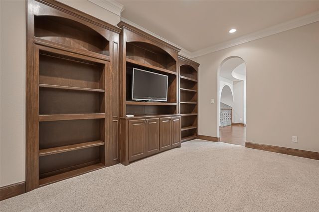 14 Royal King Road, Tomball, TX 77377