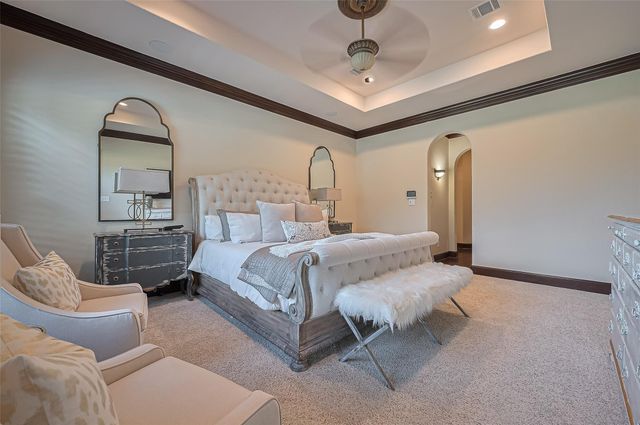 14 Royal King Road, Tomball, TX 77377