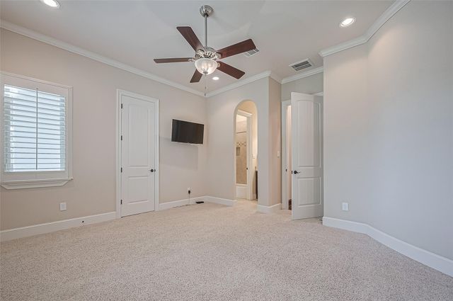 14 Royal King Road, Tomball, TX 77377