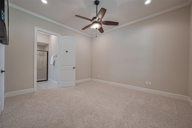 14 Royal King Road, Tomball, TX 77377