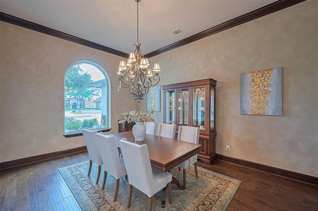 14 Royal King Road, Tomball, TX 77377