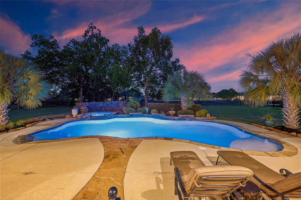 14 Royal King Road, Tomball, TX 77377