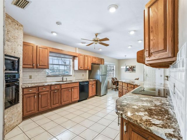 7368 NW 14TH STREET, Ocala, FL 34482