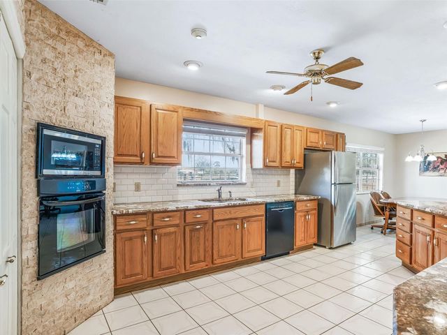 7368 NW 14TH STREET, Ocala, FL 34482