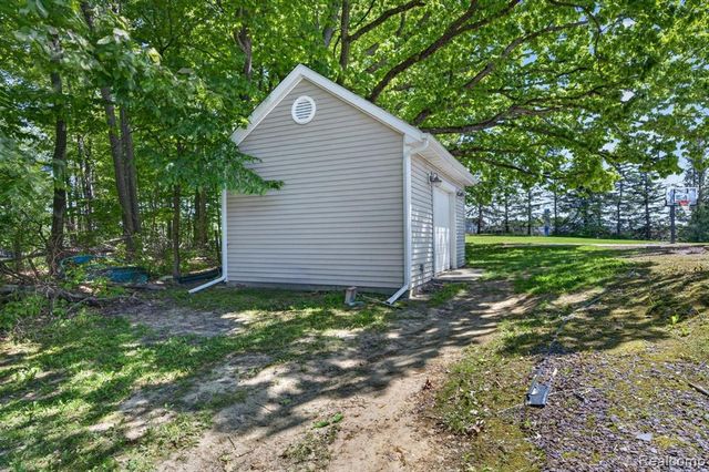 9055 Hegel Road, Goodrich, MI 48438