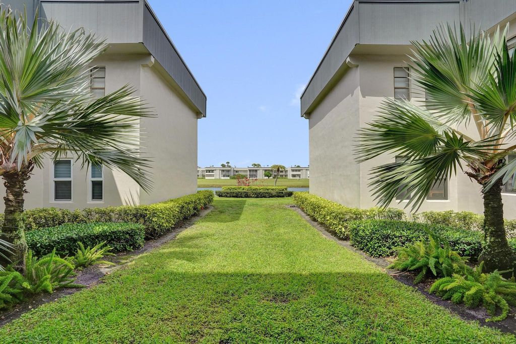 54 Piedmont B, Delray Beach, FL 33484