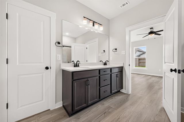 21122 Autumn Heights, Bonney, TX 77583