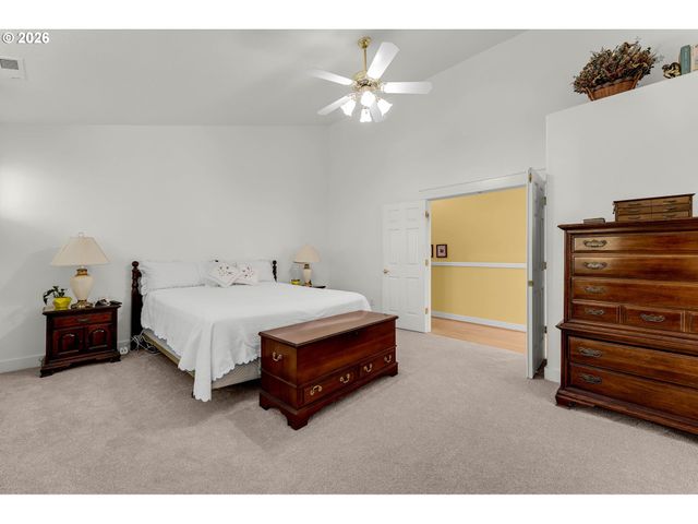 3719 Nw 9TH Loop, Camas, WA 98607