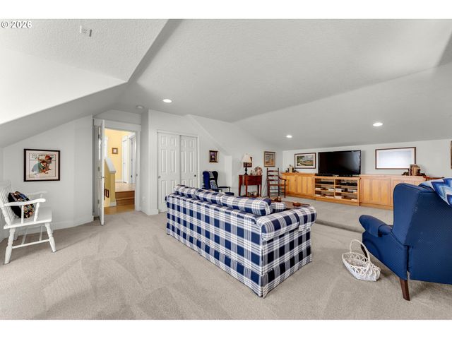 3719 Nw 9TH Loop, Camas, WA 98607