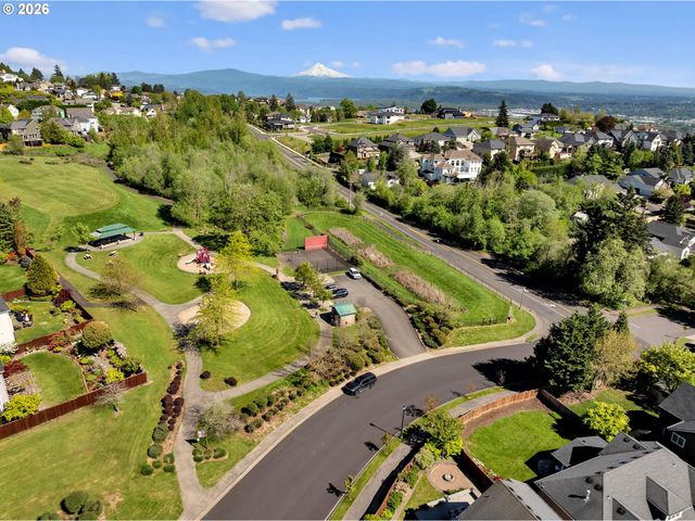 3719 Nw 9TH Loop, Camas, WA 98607