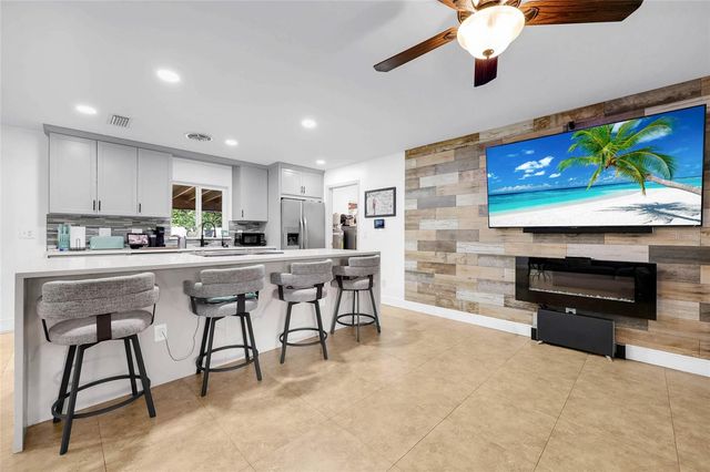 2031 JEFFERSON AVENUE, Deltona, FL 32738