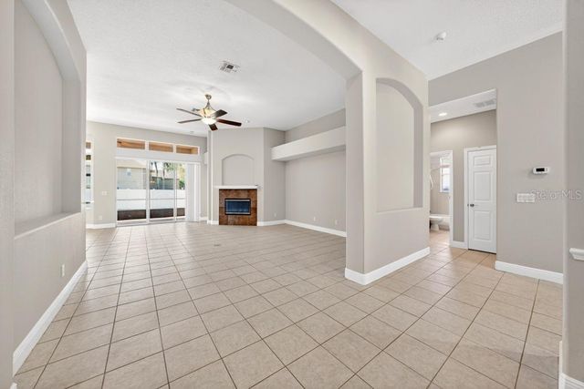 201 W BLUE WATER EDGE DRIVE, Eustis, FL 32736
