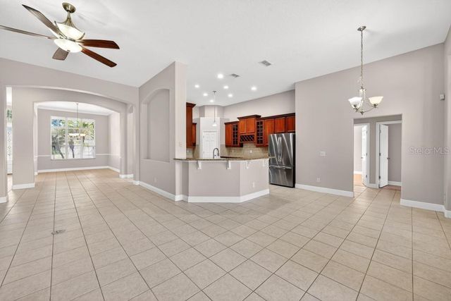 201 W BLUE WATER EDGE DRIVE, Eustis, FL 32736