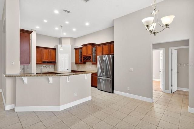 201 W BLUE WATER EDGE DRIVE, Eustis, FL 32736