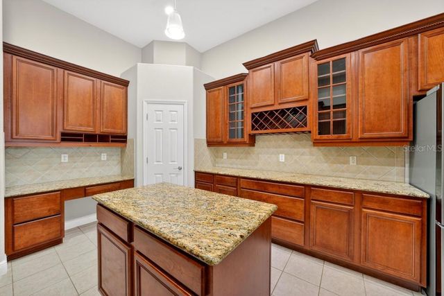 201 W BLUE WATER EDGE DRIVE, Eustis, FL 32736